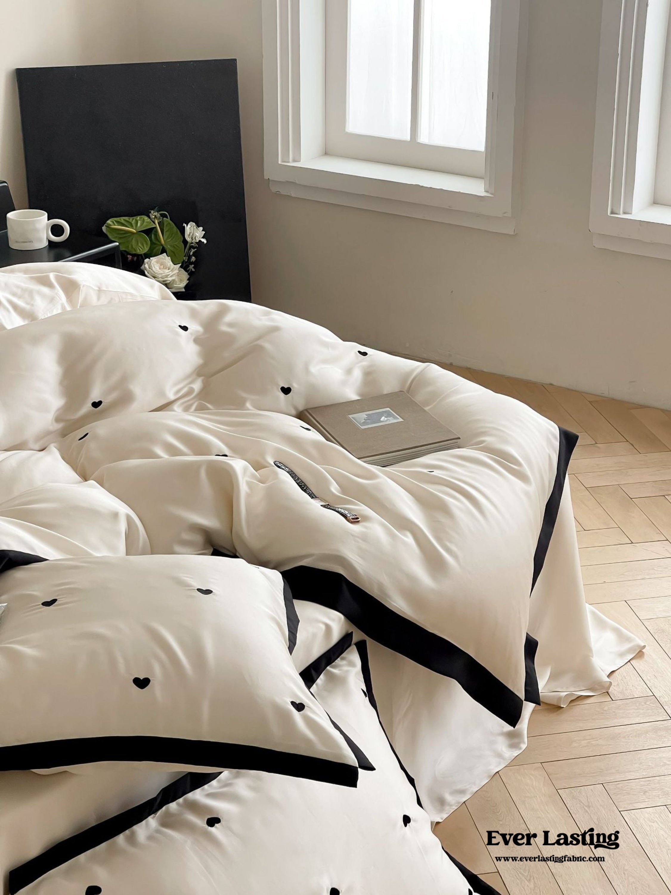 Silky Black Heart White Bedding Bundle