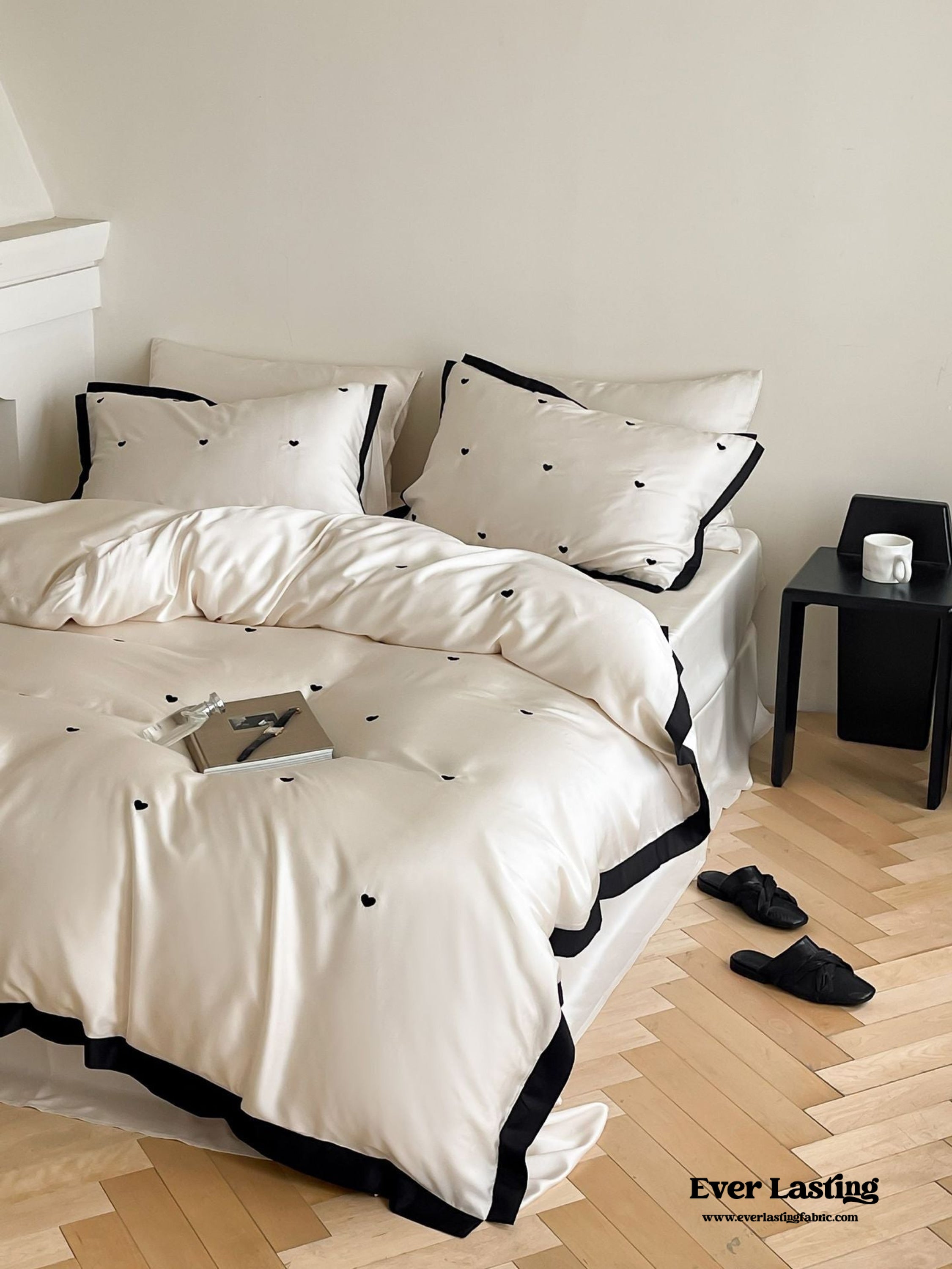 Silky Black Heart White Bedding Bundle