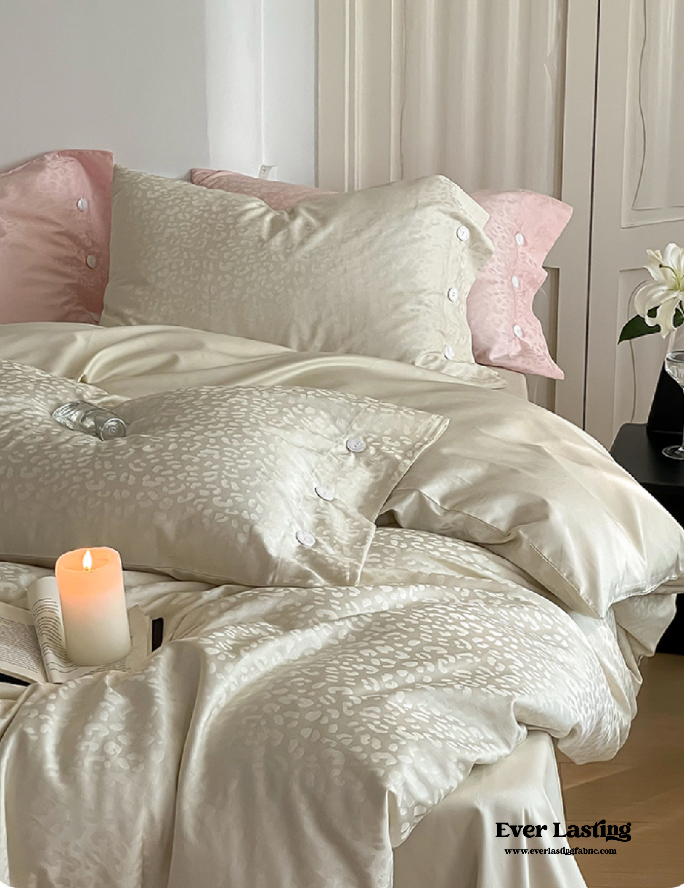 Silky Leopard Buttoned Bedding Set - Ivory White