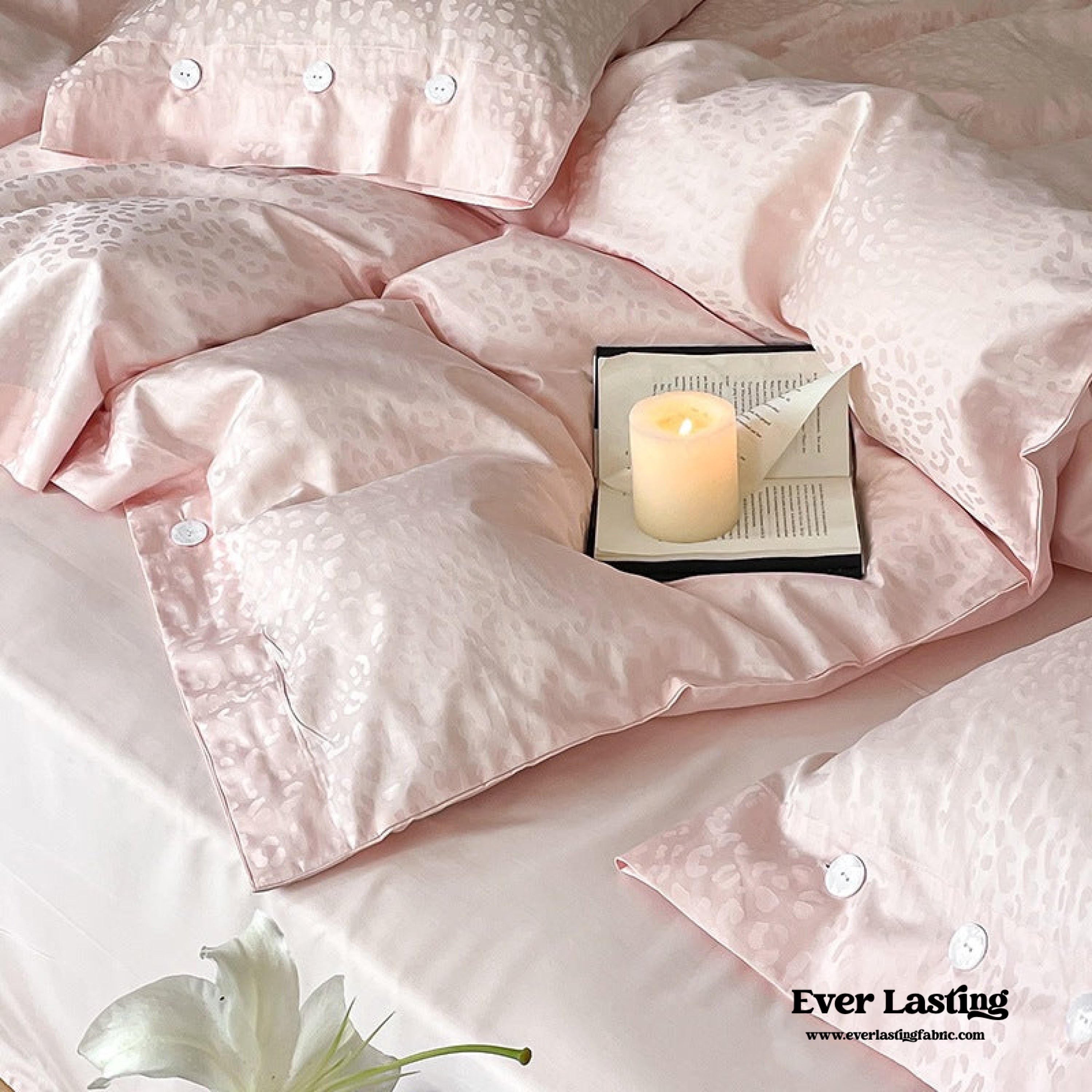 Silky Leopard Buttoned Bedding Set - Ivory White