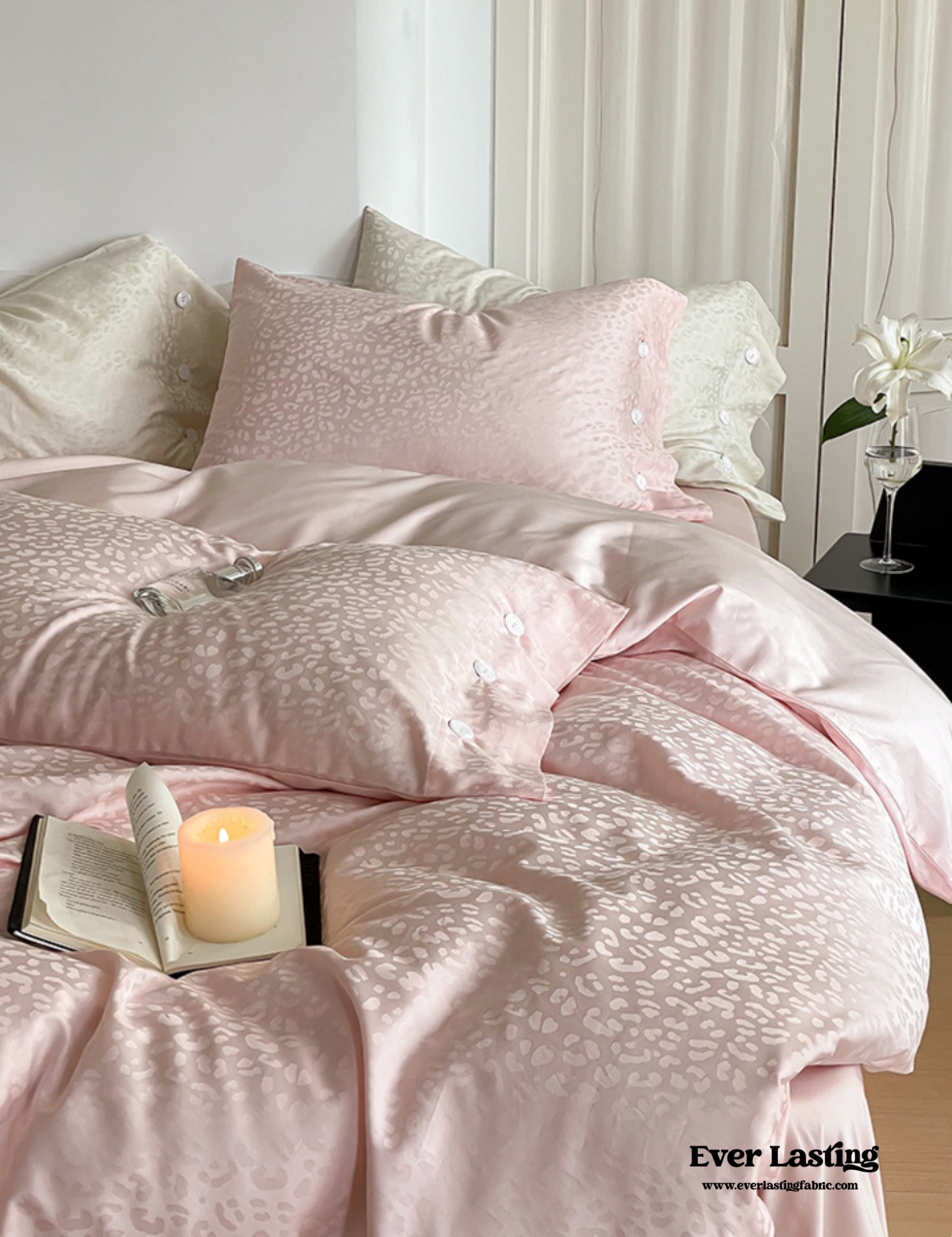 Silky Leopard Buttoned Bedding Set - Ivory White