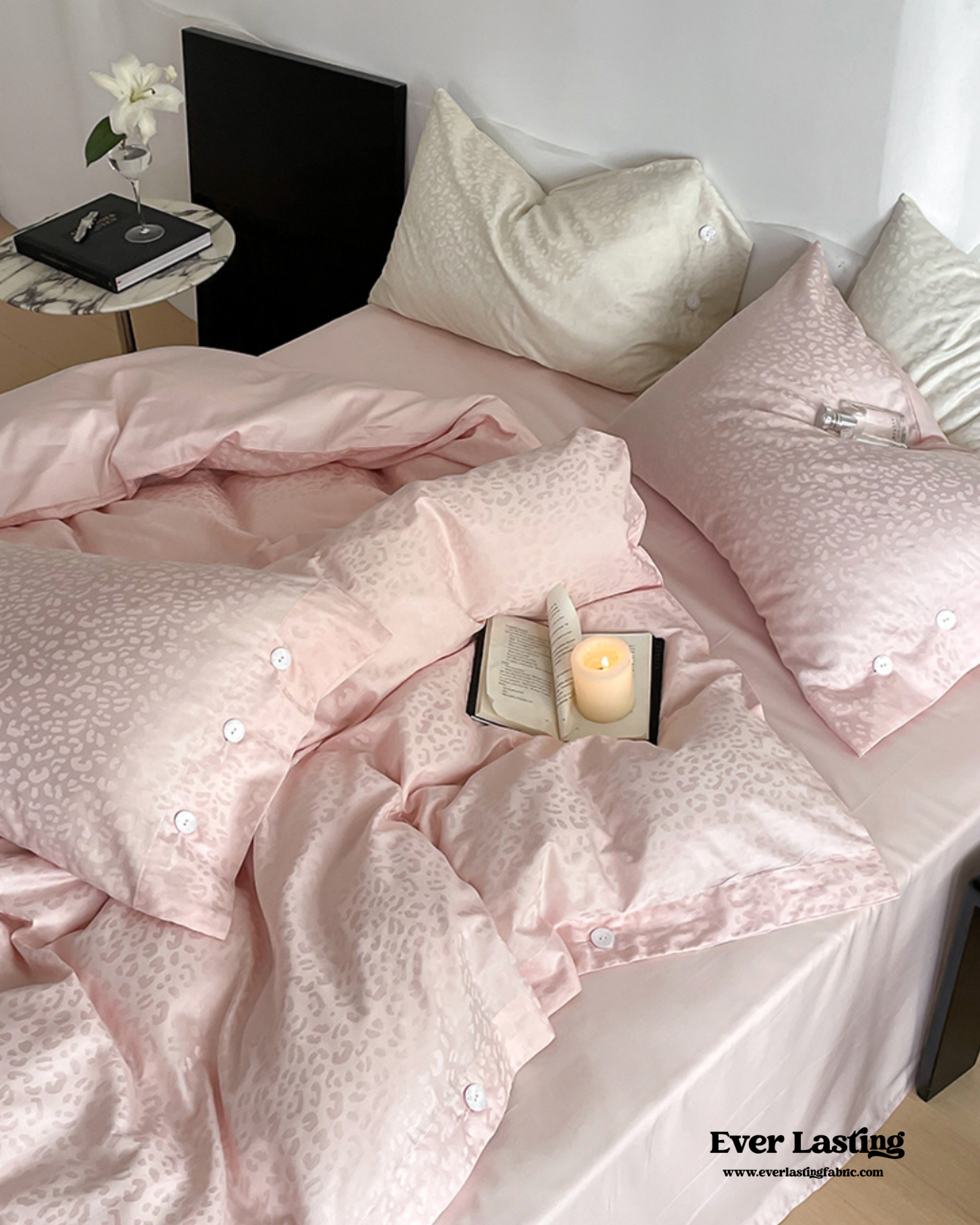 Silky Leopard Buttoned Bedding Set - Ivory White