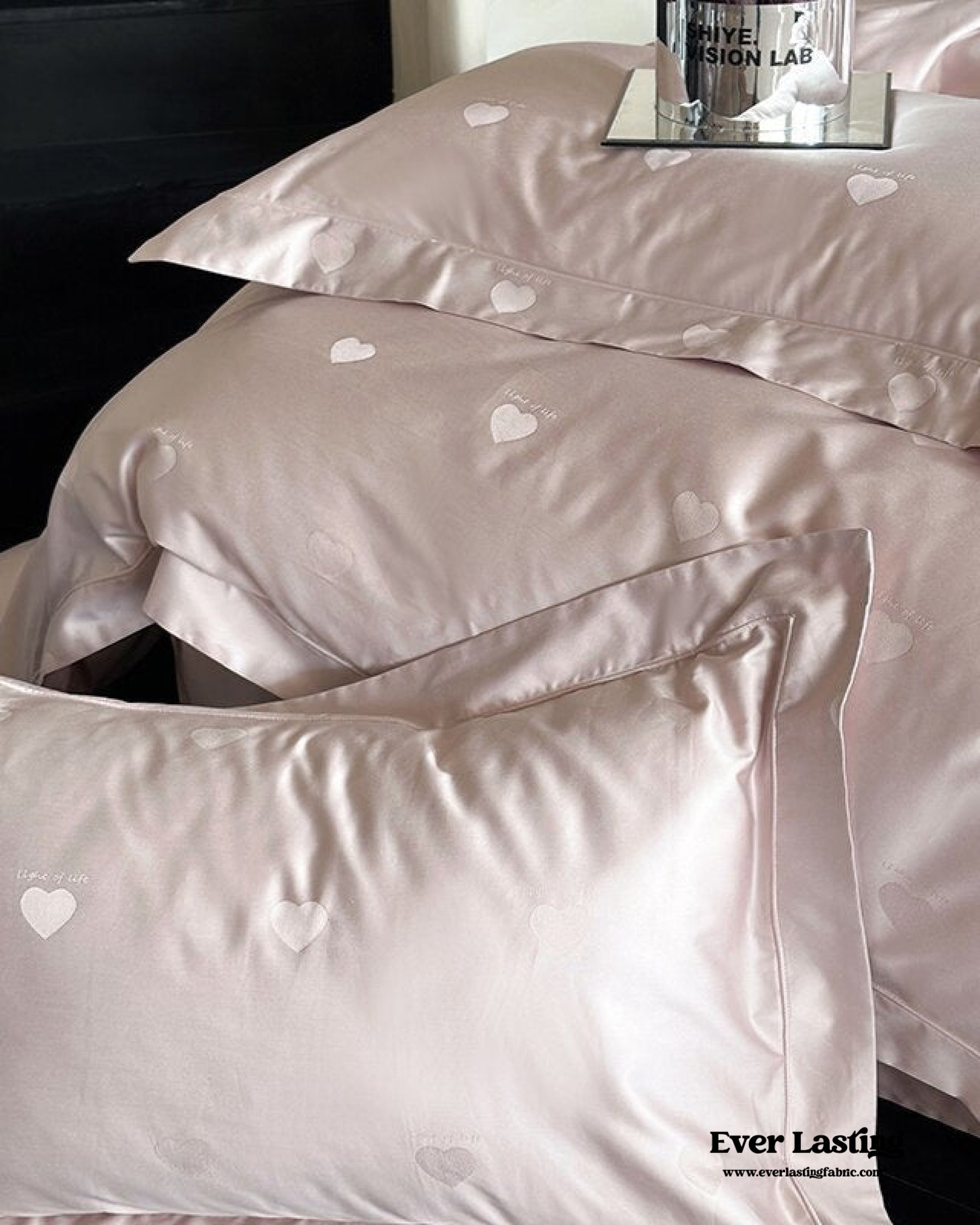 Silky Luxury Heart Jacquard Bedding Set - Pink