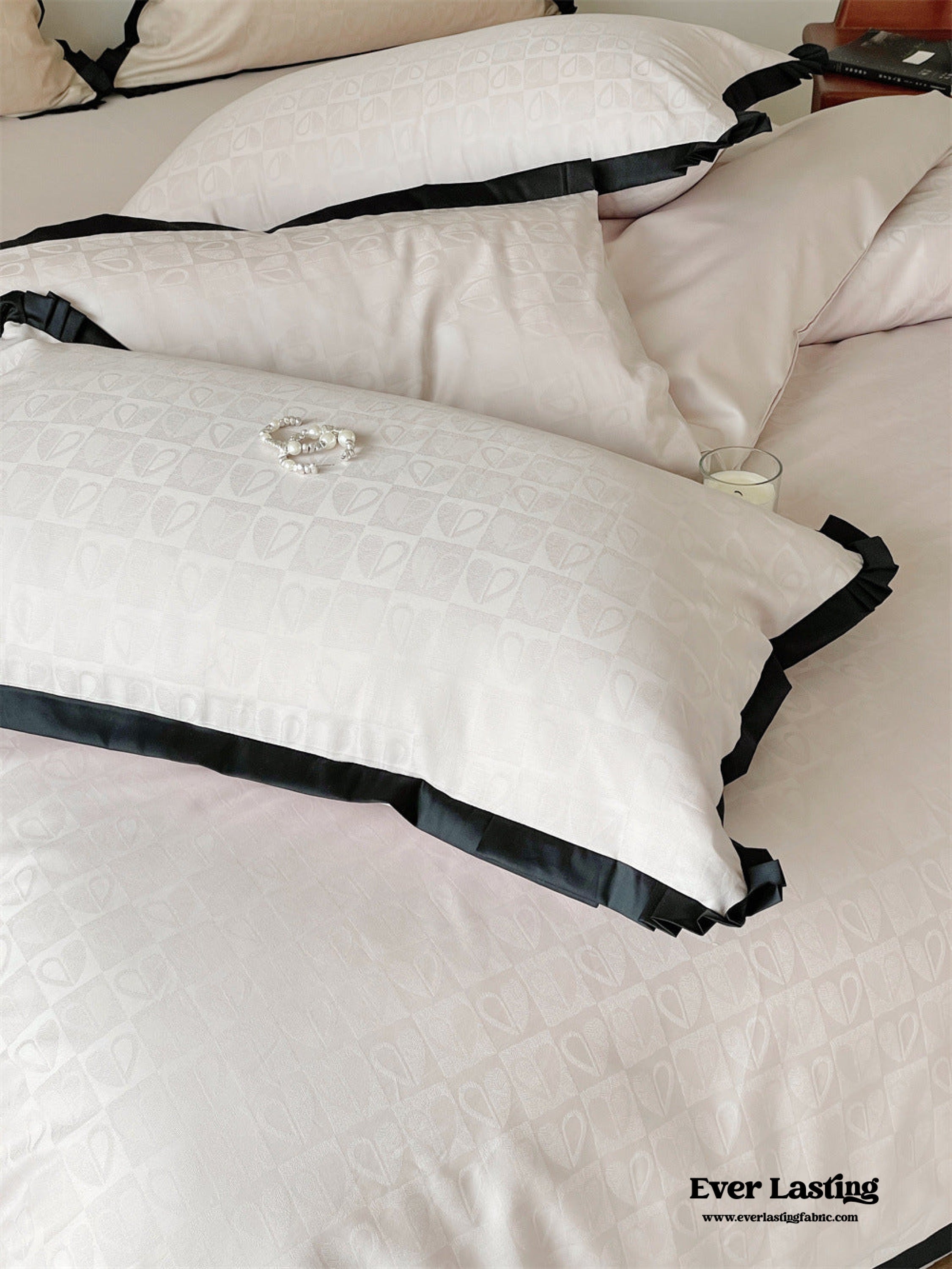Silky Luxury Heart Textured Bedding Set - Cream