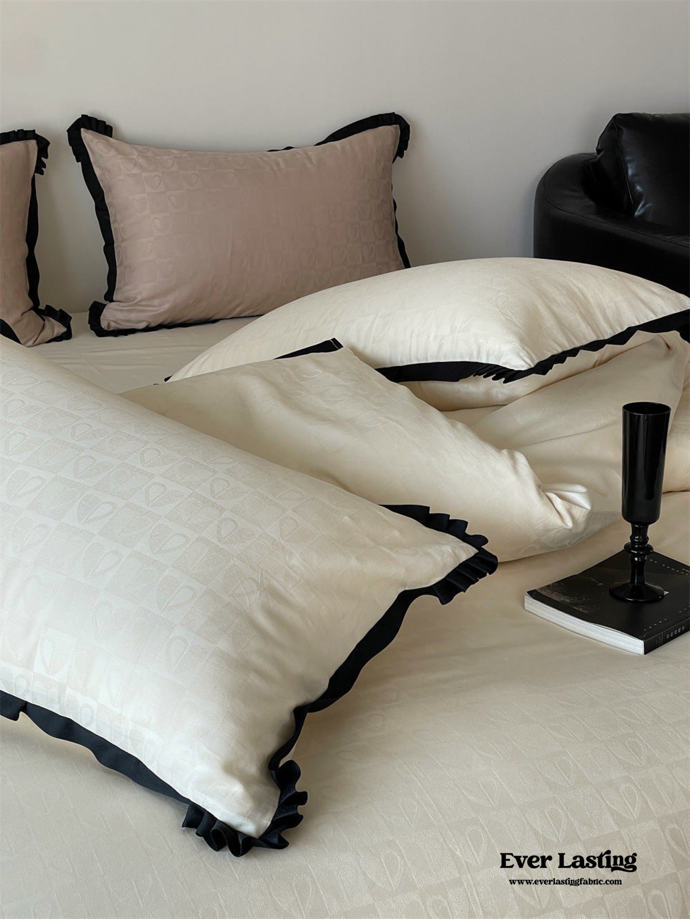 Silky Luxury Heart Textured Bedding Set - Cream