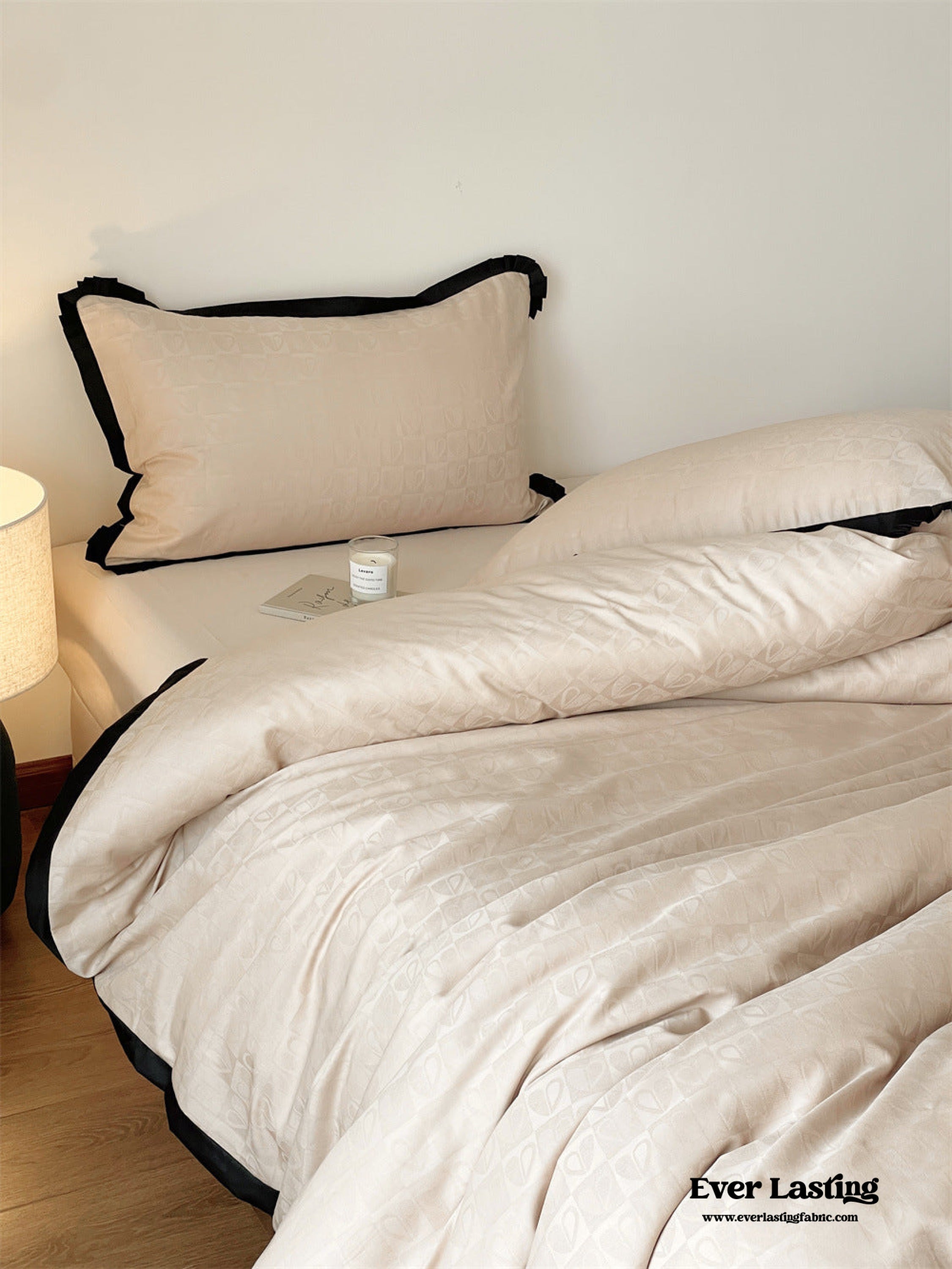 Silky Luxury Heart Textured Bedding Set - Cream