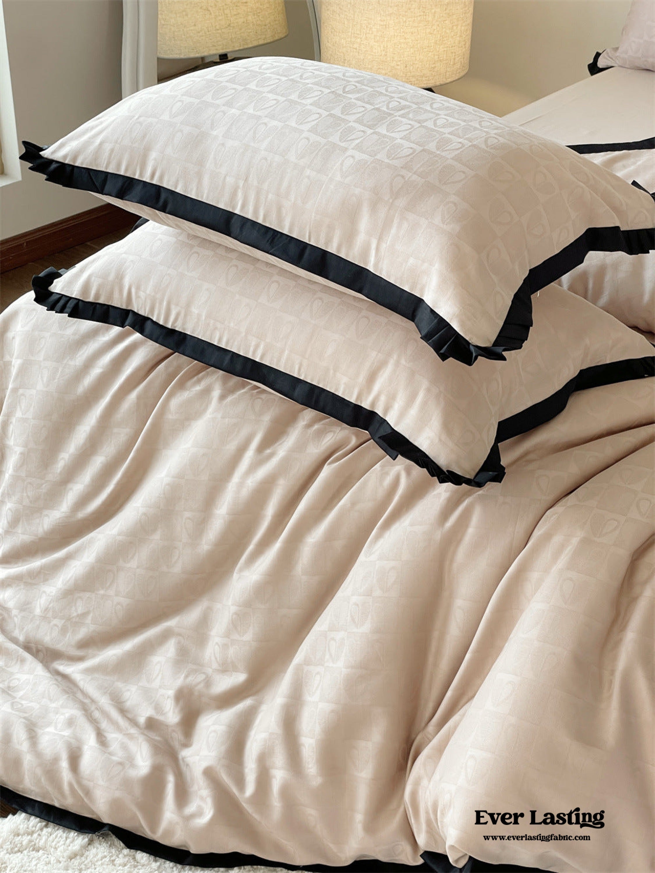 Silky Luxury Heart Textured Bedding Set - Cream