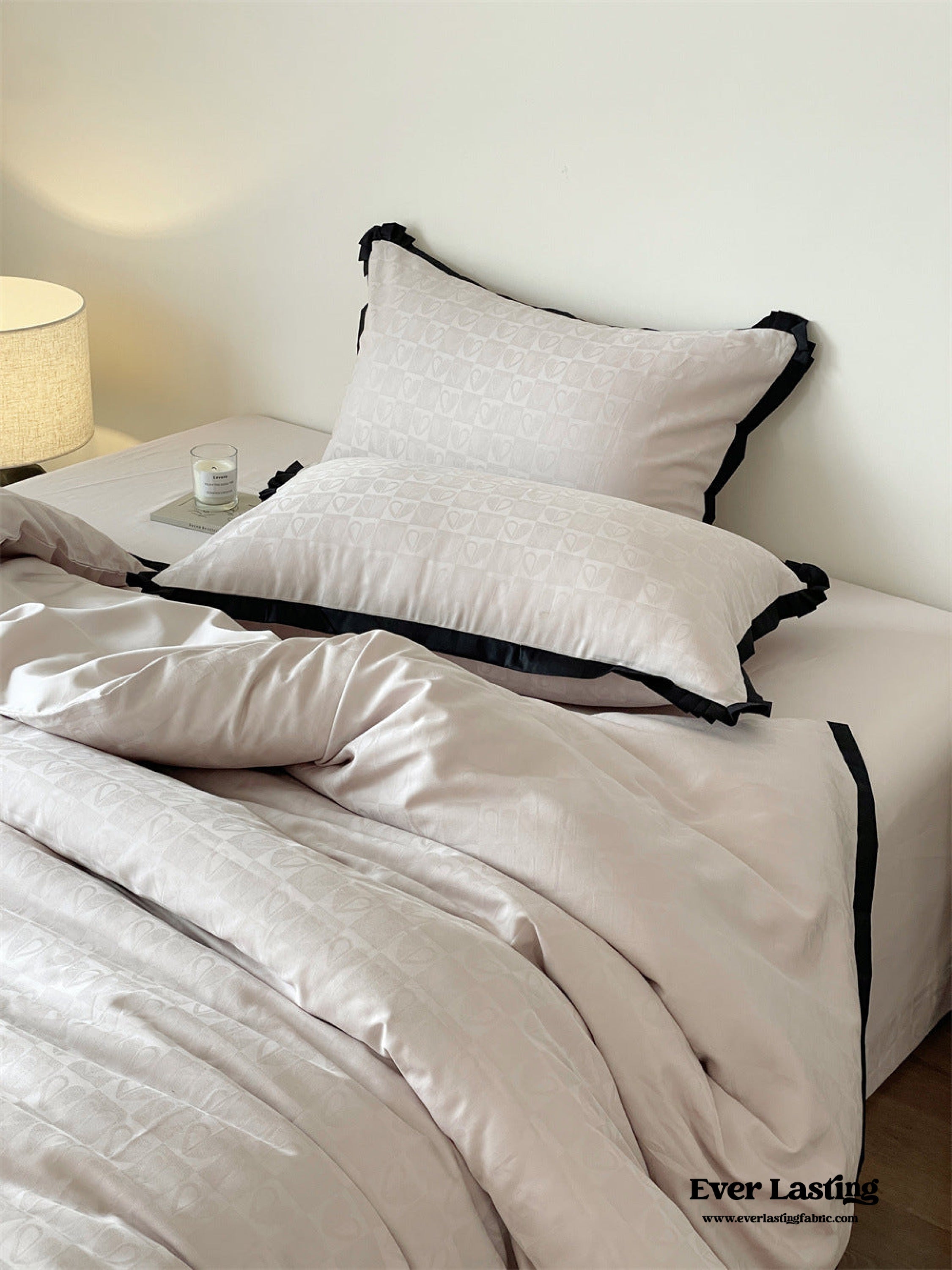 Silky Luxury Heart Textured Bedding Set - Cream