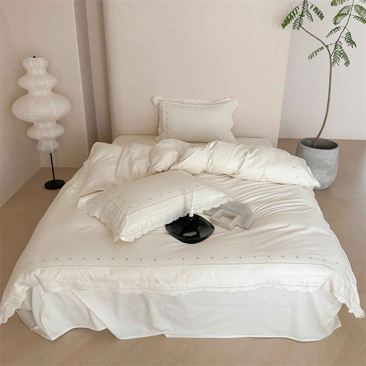 Star Gaze Short Cake Ruffle Bedding Set - White