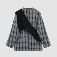 Blazer con hombros caídos y costuras a cuadros