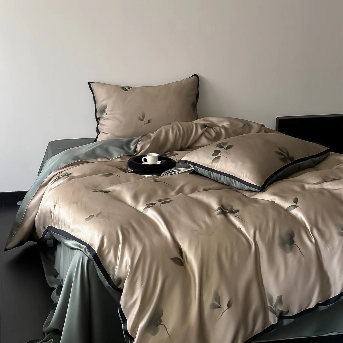 Twilight Zone Silky Tencel Bedding Set - Green