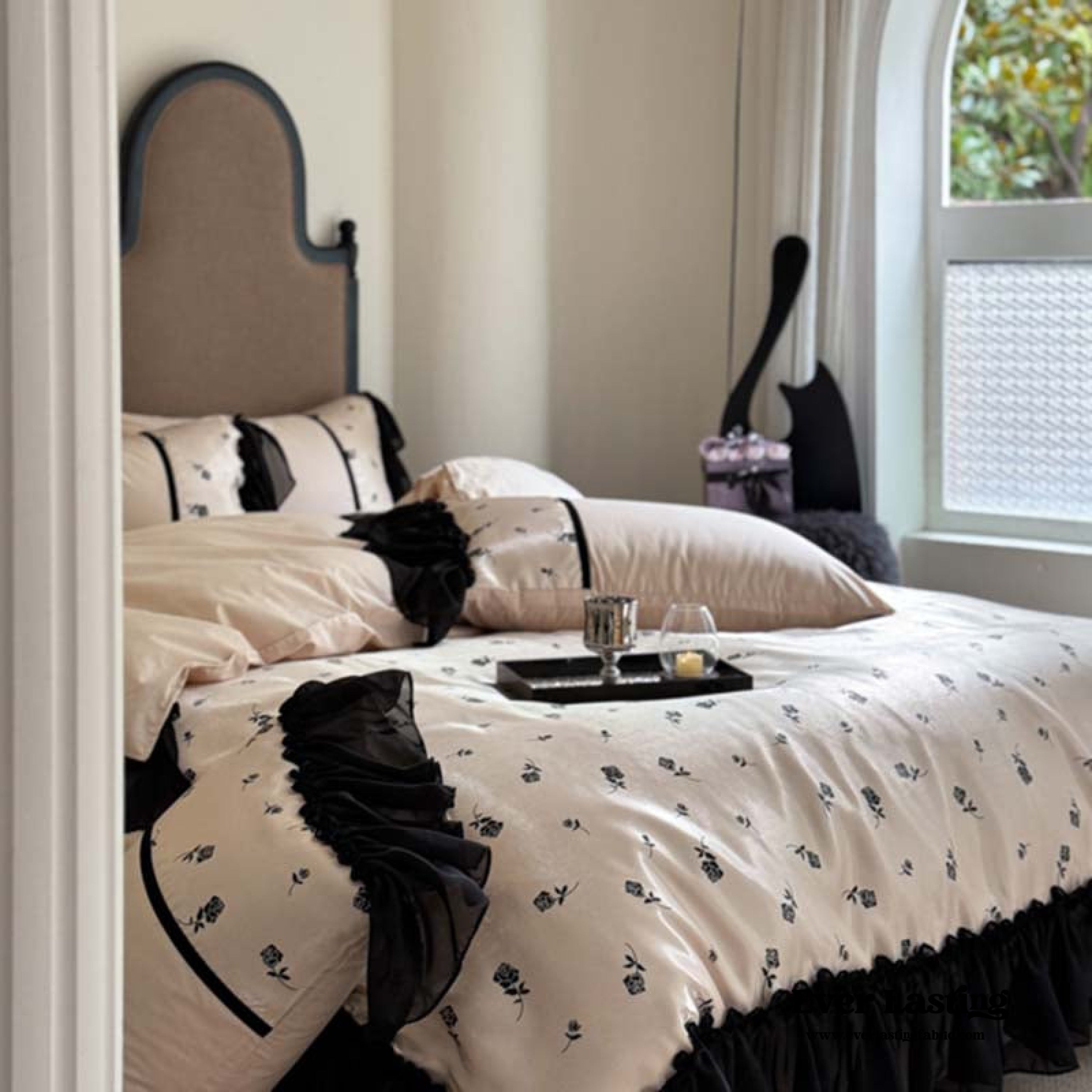 Vintage Inspired Silky Floral Ruffle Bedding Set - Black Pink