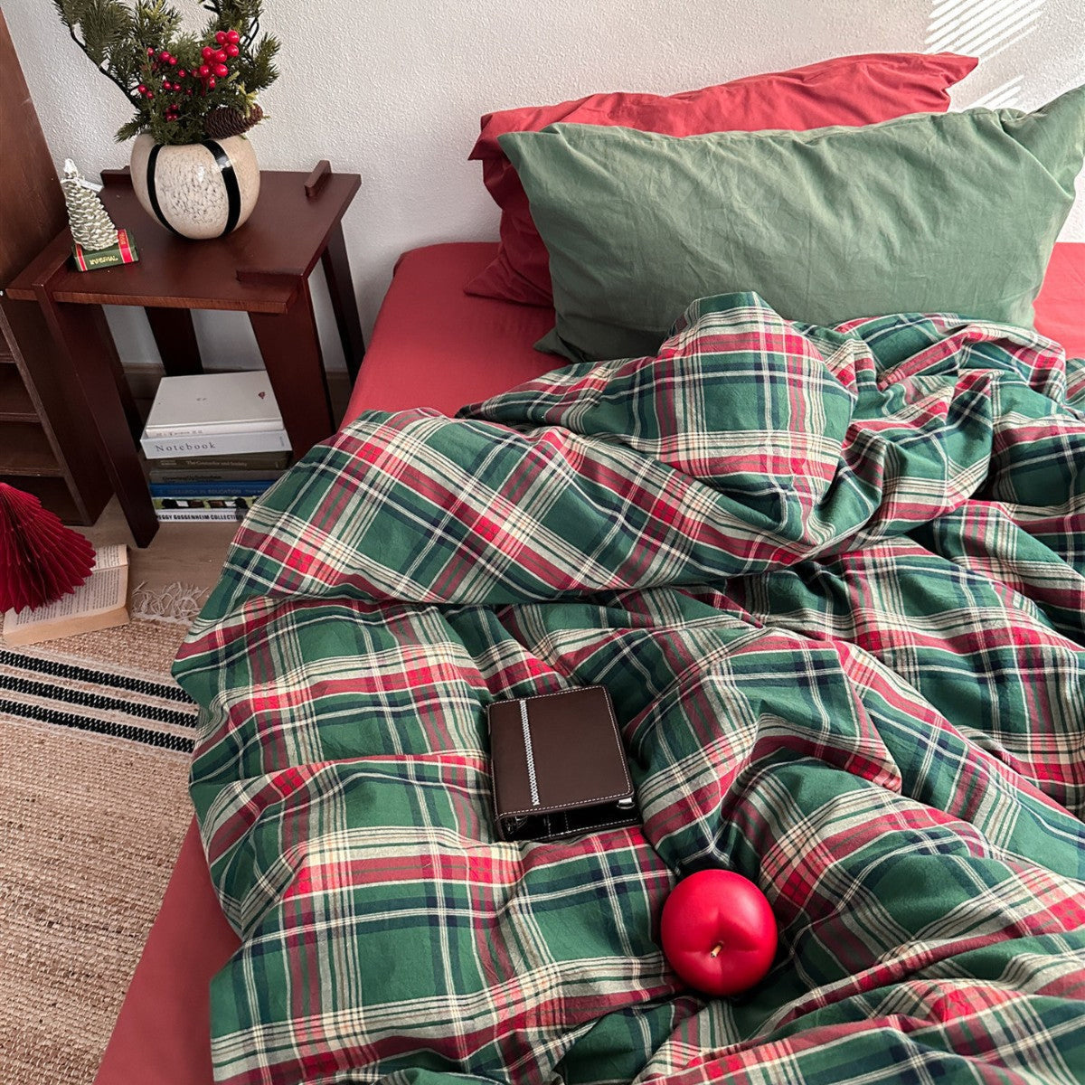 Vintage Plaid Bedding Set - Red & Green