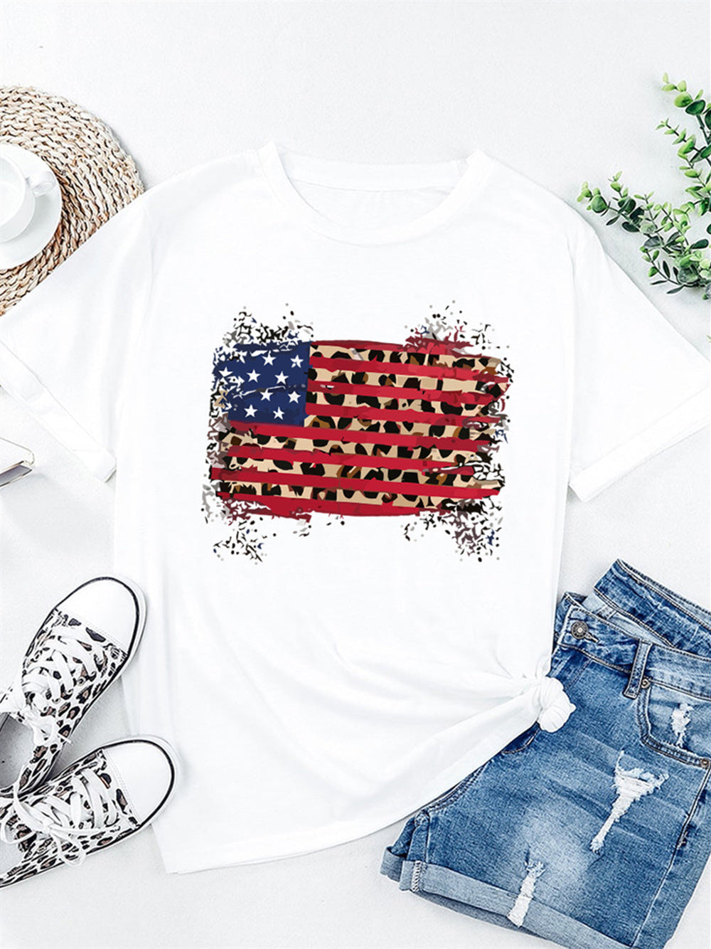 Kurzärmliges T-Shirt mit amerikanischer Flagge und Leopardenmuster