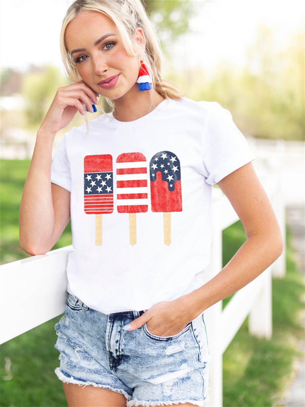 Kurzärmeliges T-Shirt mit amerikanischer Flagge und Eis am Stiel