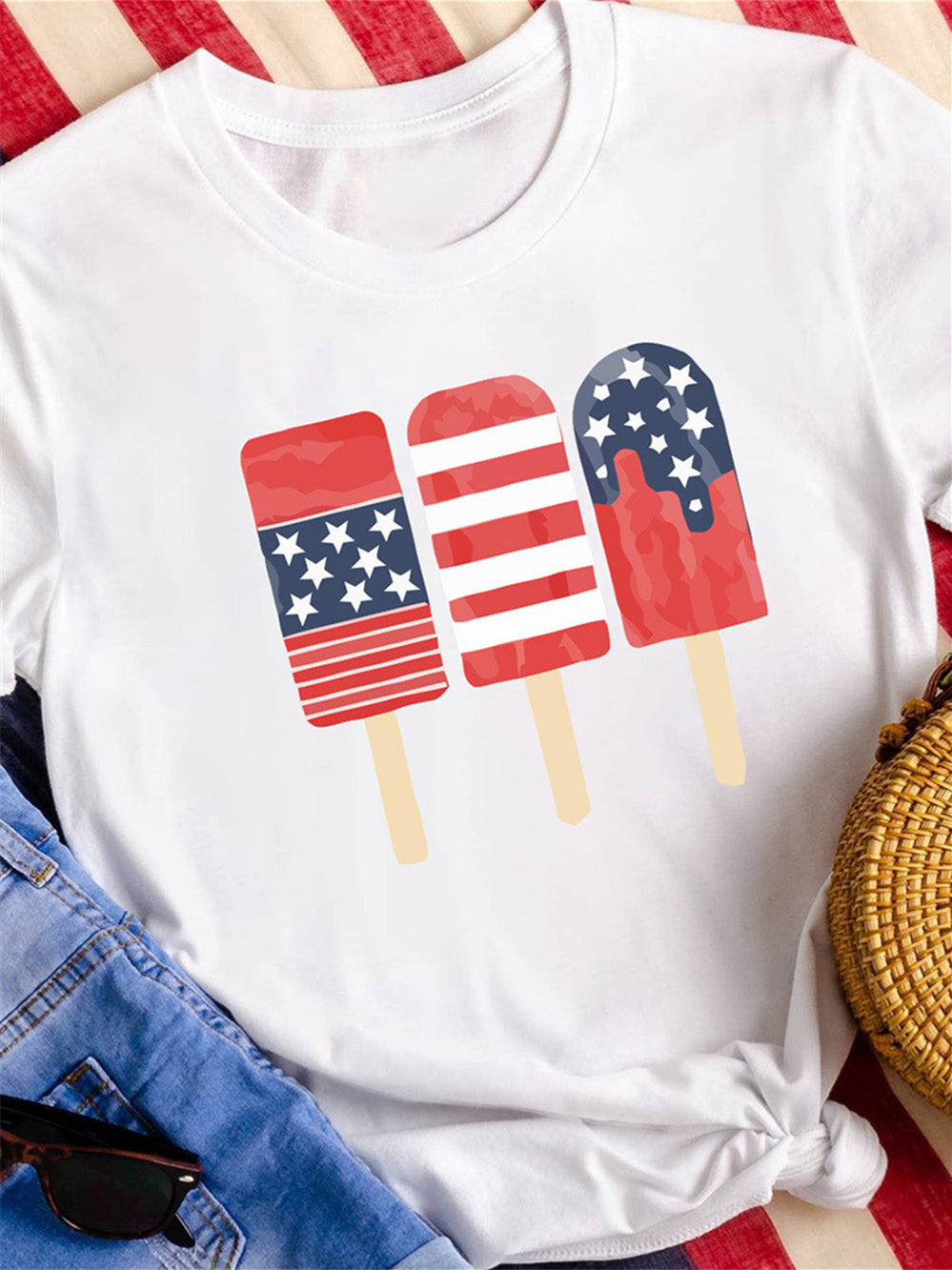 Kurzärmeliges T-Shirt mit amerikanischer Flagge und Eis am Stiel