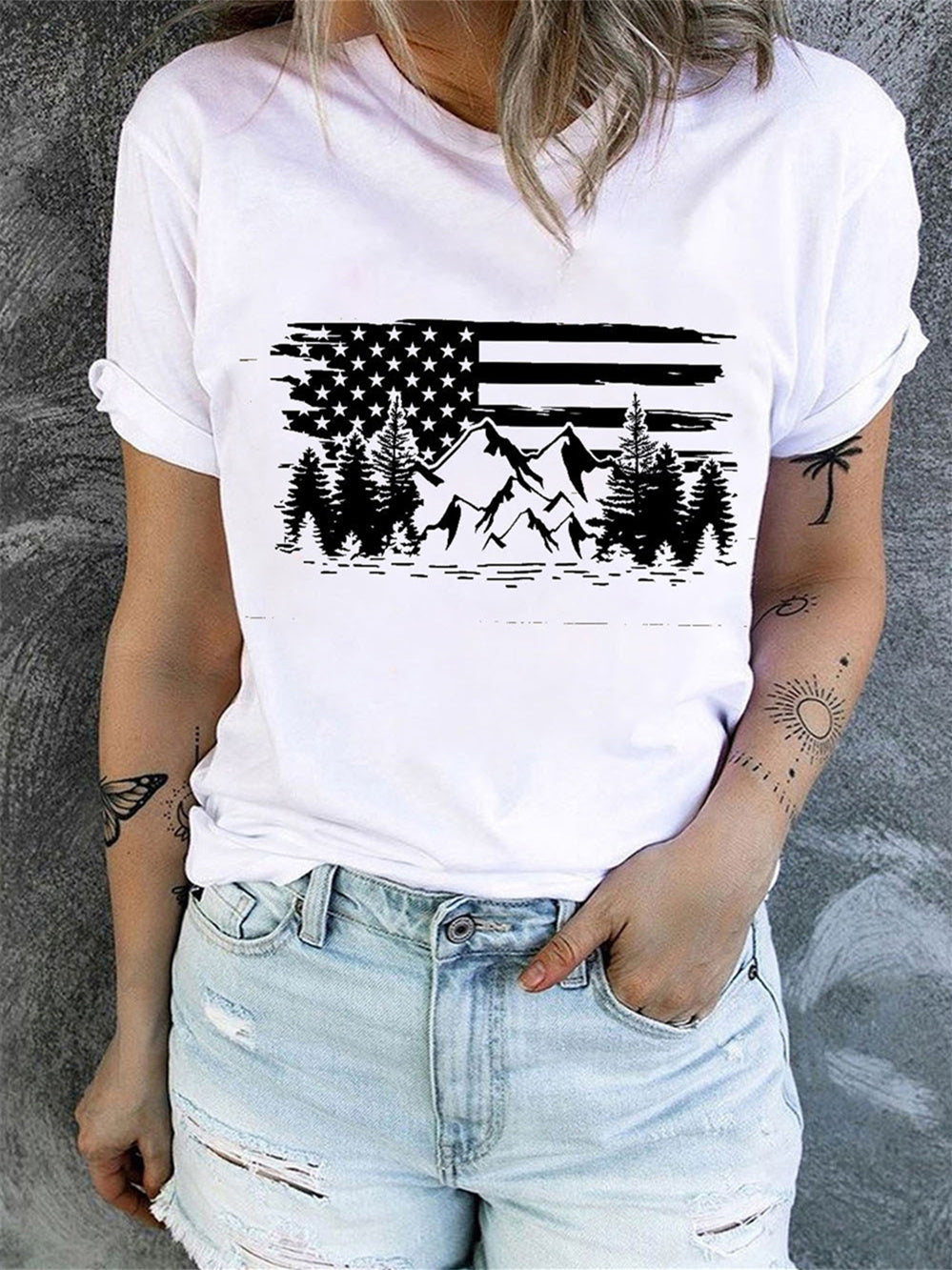 Rundhals-Shirt mit amerikanischer Flagge und Berg-Print