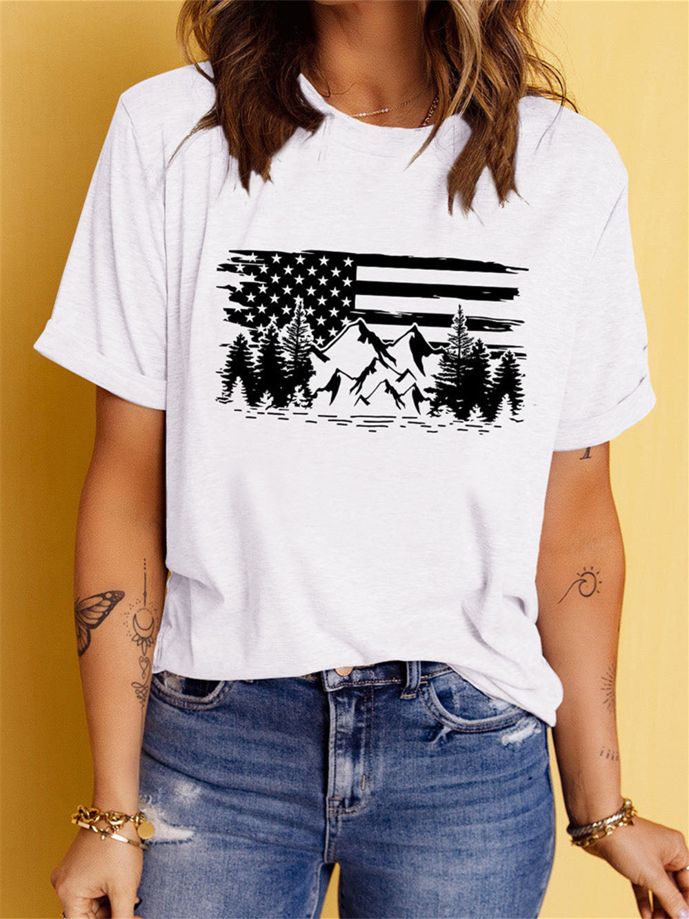 Rundhals-Shirt mit amerikanischer Flagge und Berg-Print