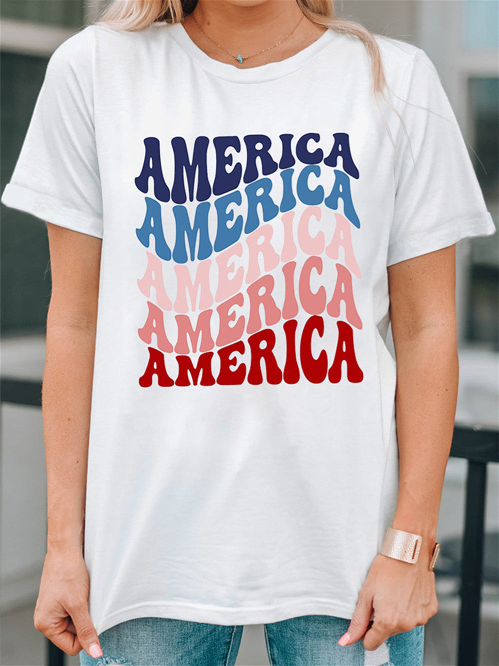 Camiseta de cuello redondo con estampado de letras americanas en degradado de color 