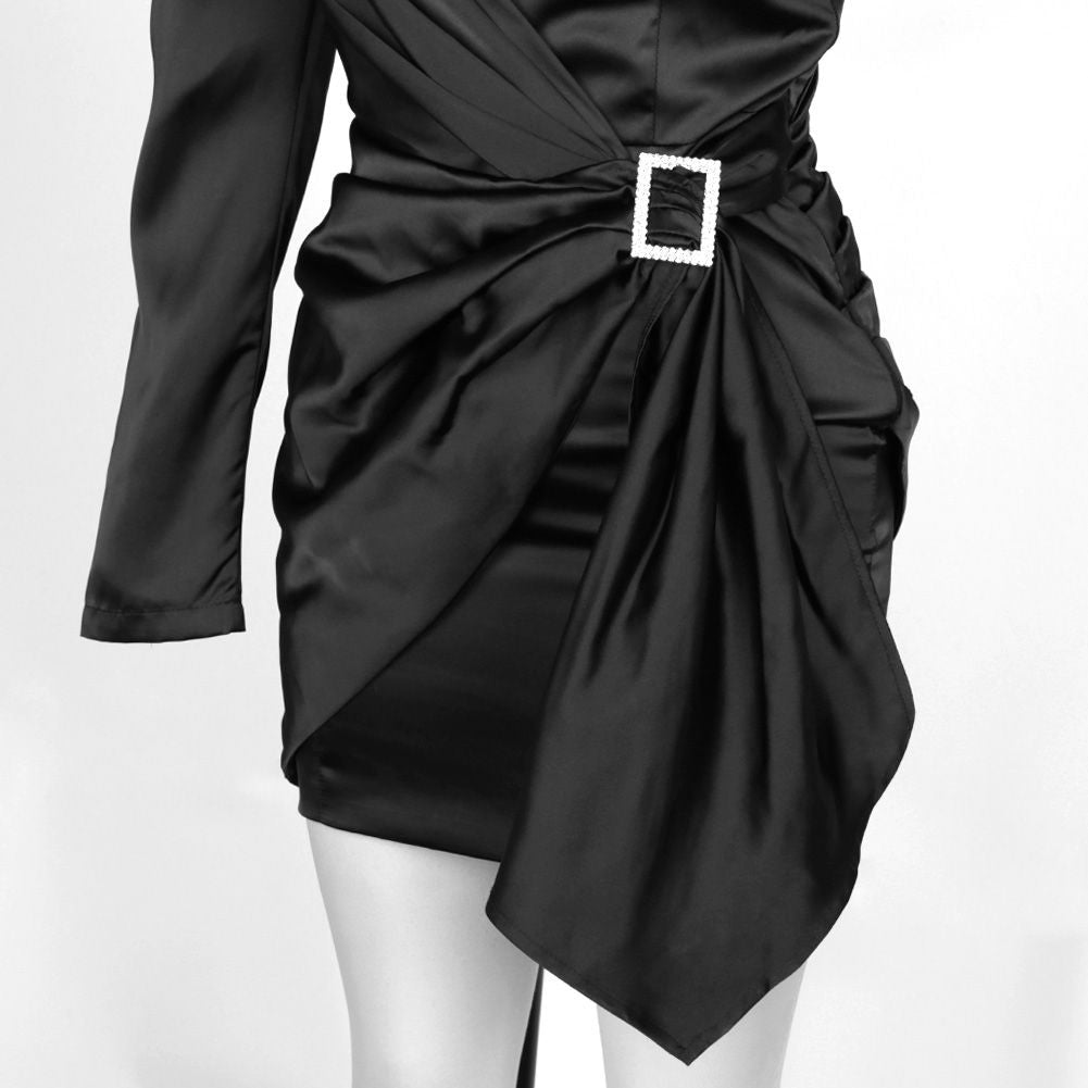 Vestido mini ajustado asimétrico de manga larga con un solo hombro HI1105