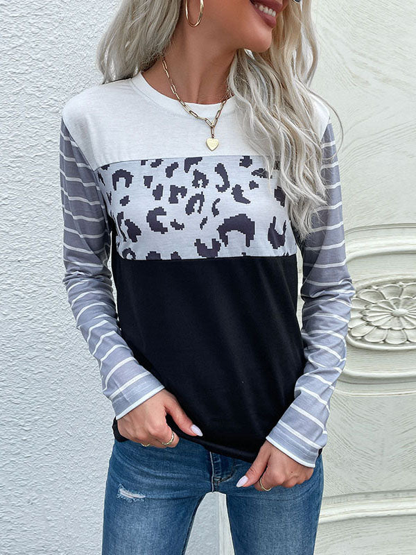 Camiseta con estampado de leopardo y cuello redondo 