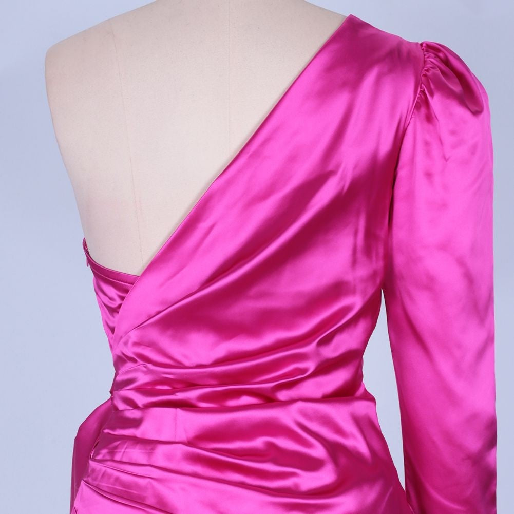 Vestido mini ajustado asimétrico de manga larga con un solo hombro HI1105