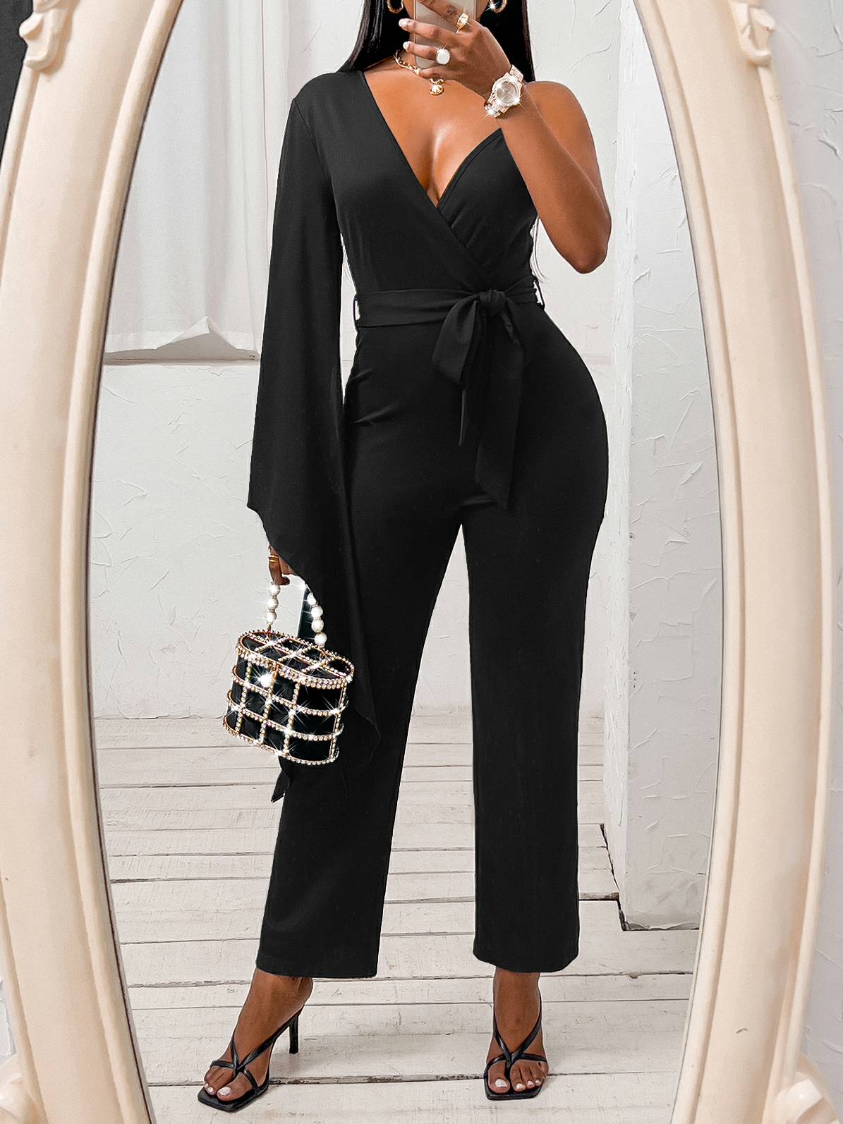 Jumpsuit mit V-Ausschnitt und verkürzter Hose 