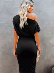 Vestido midi negro con cuello barco 