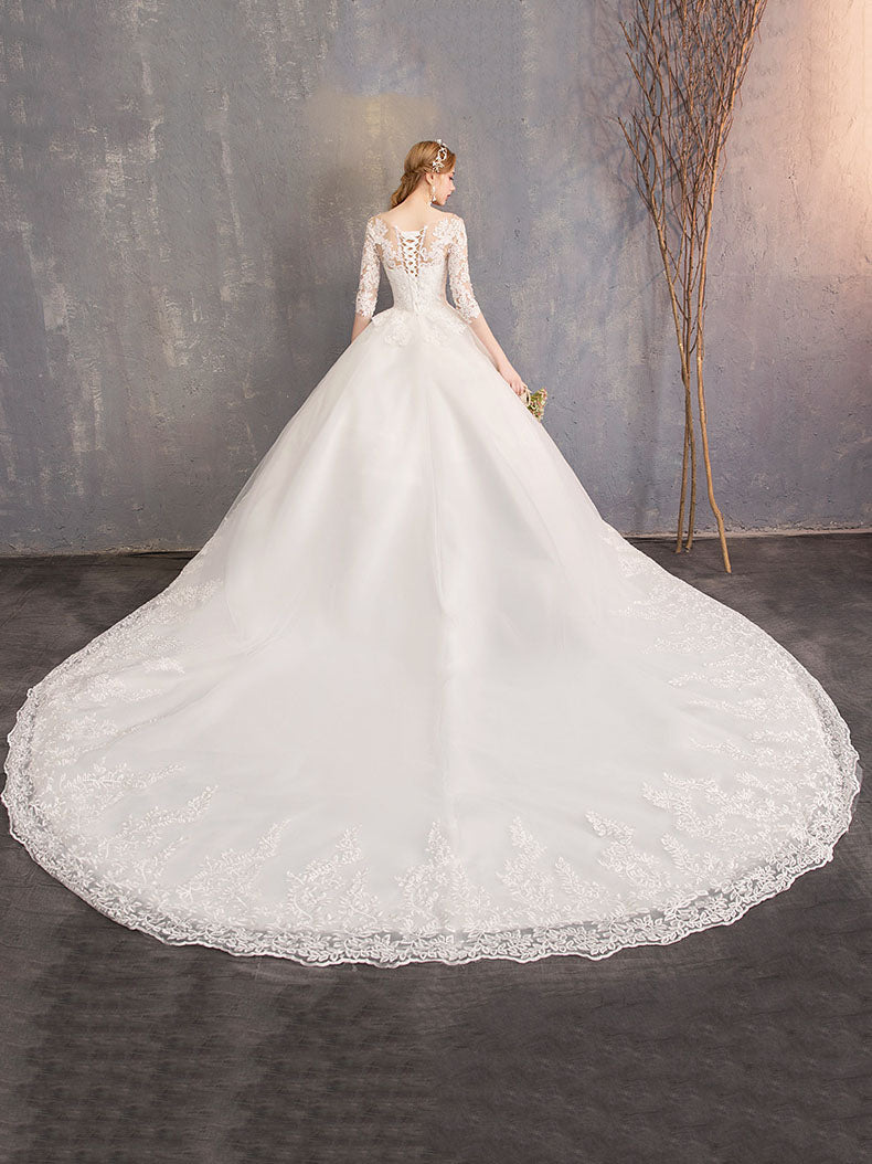 Hepburn Wedding Dress with Lace Mid-sleeves and Large Tail