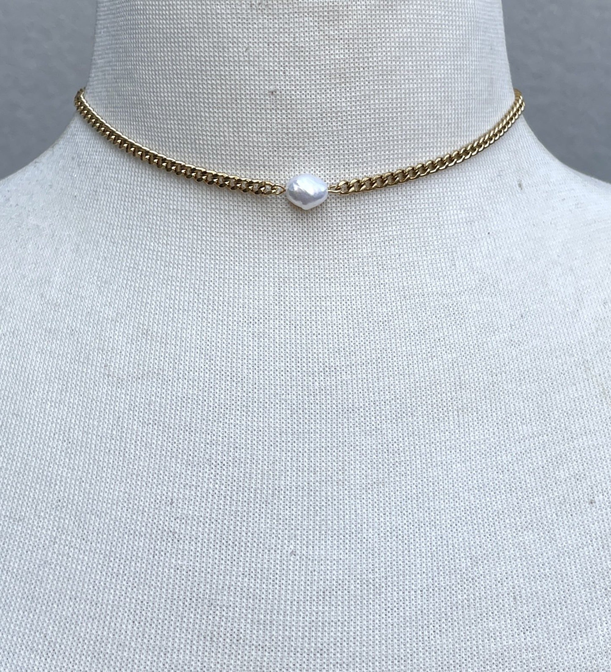 Lilly Choker