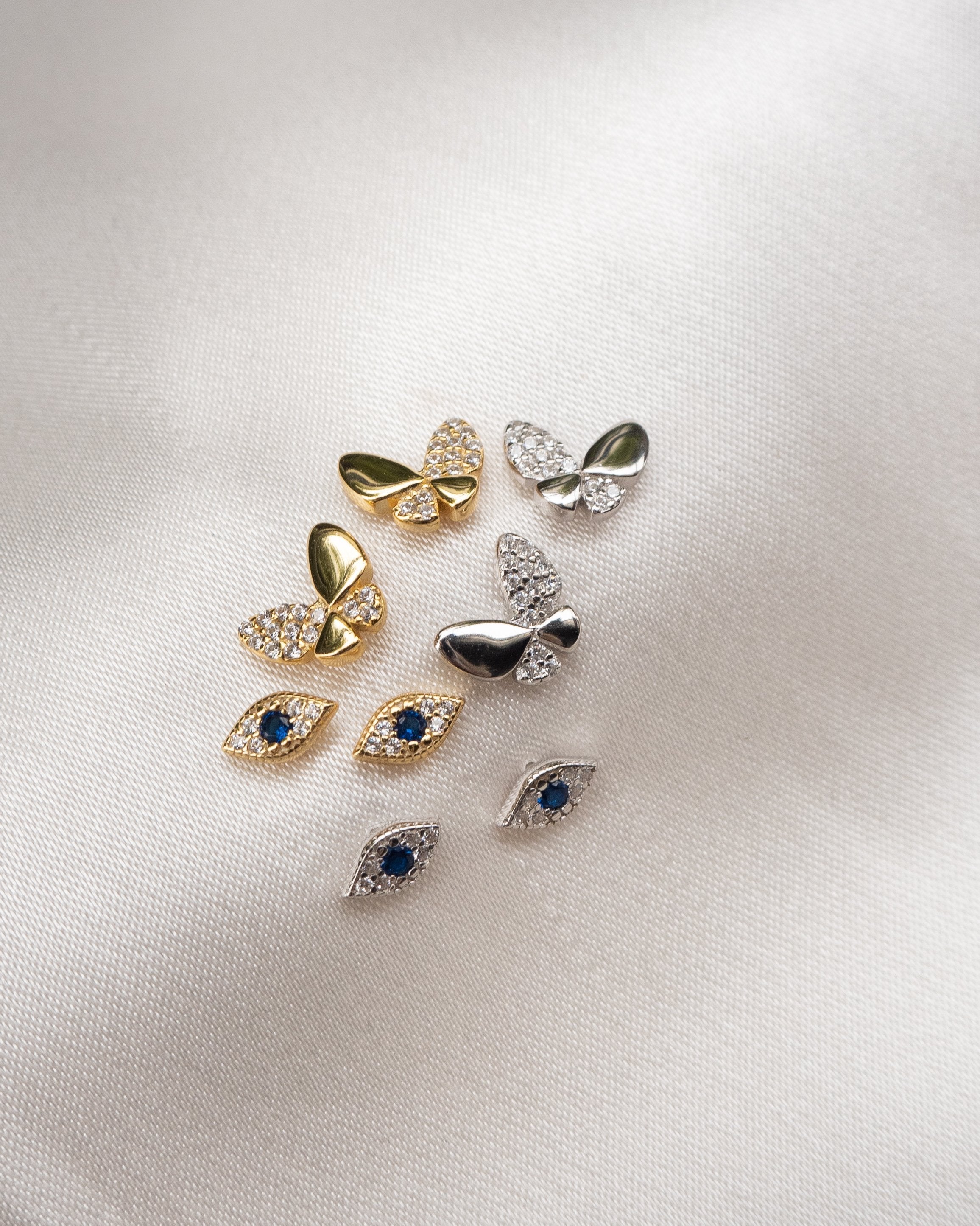 Pendientes de oro con forma de ojo malvado