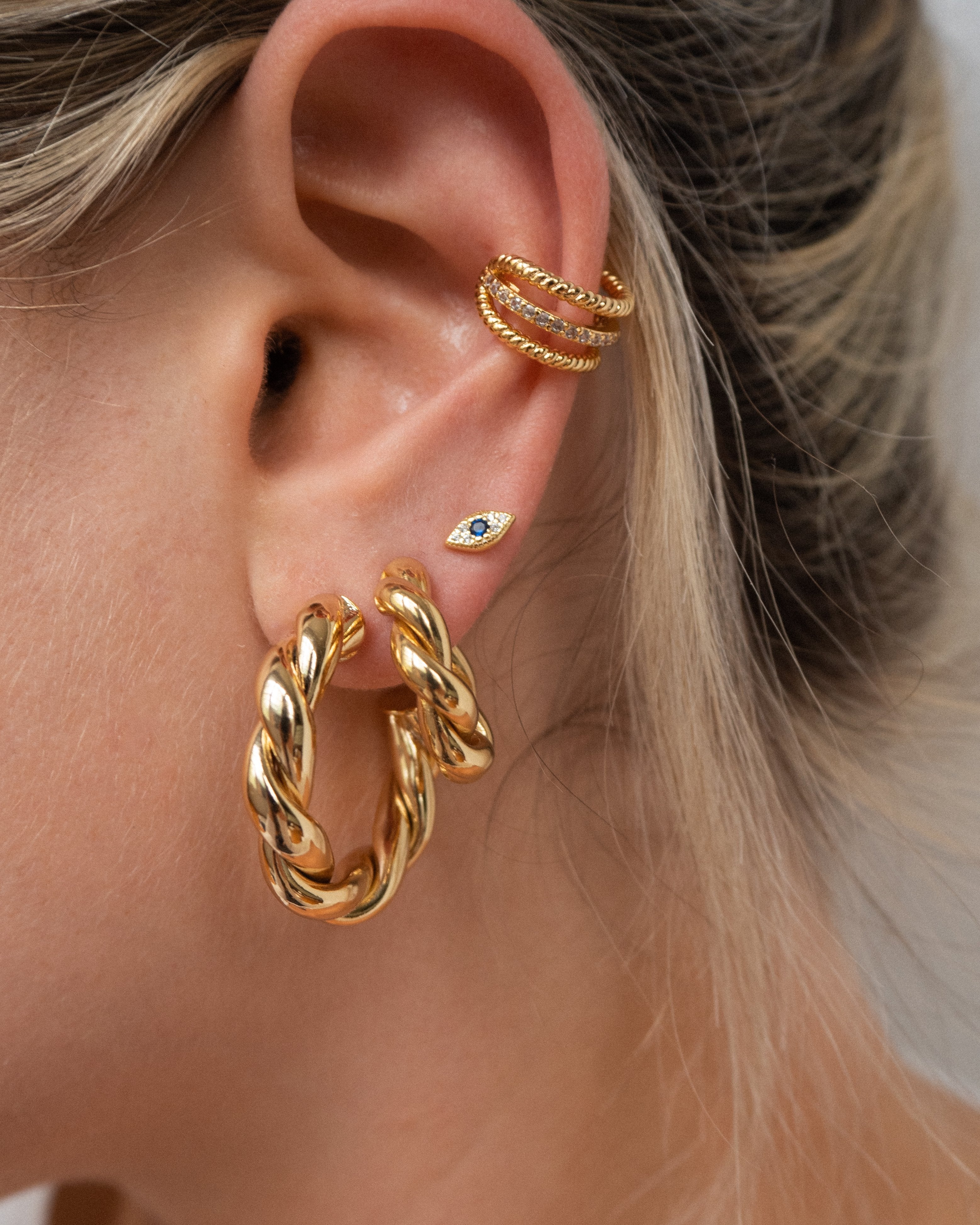 Pendientes de oro con forma de ojo malvado