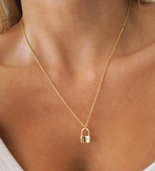 Collar con medallón
