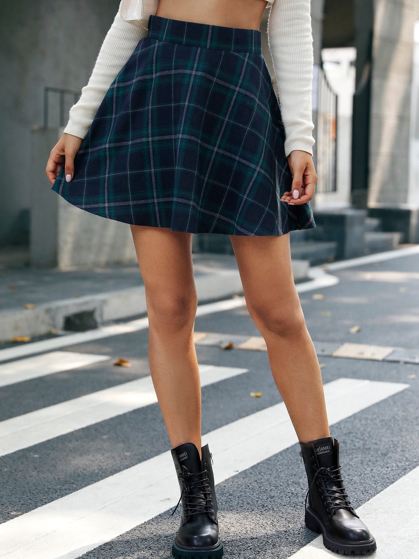 Slim Pleated Skirt