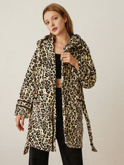 Vestido midi de largo medio con estampado de leopardo 