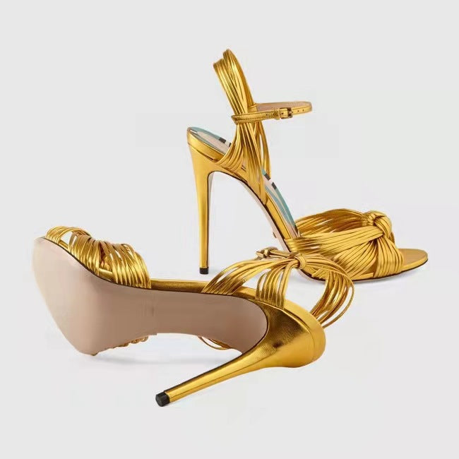 Riemchensandalen mit Absatz in Gold