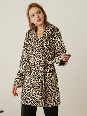 Vestido midi de largo medio con estampado de leopardo 