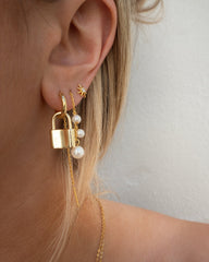 Aros con medallón Huggie