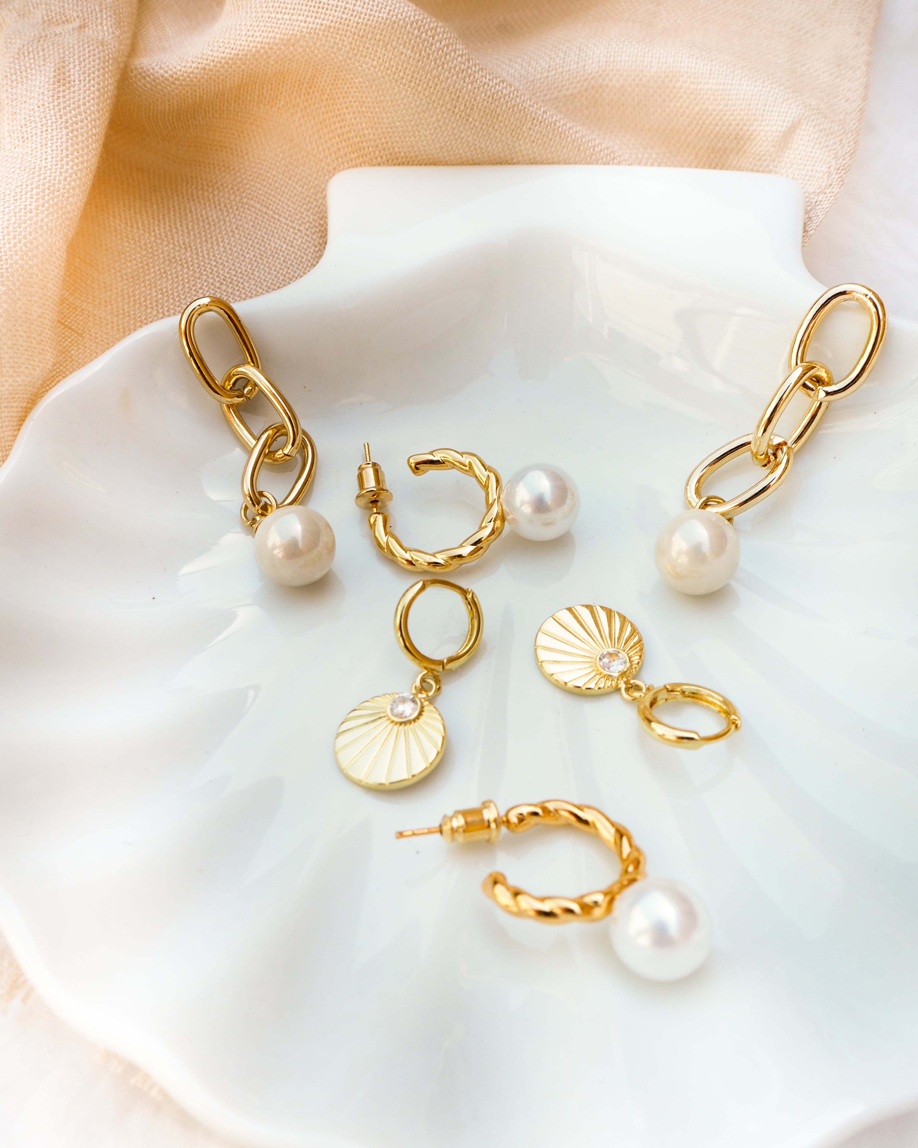 Lucia Hoops