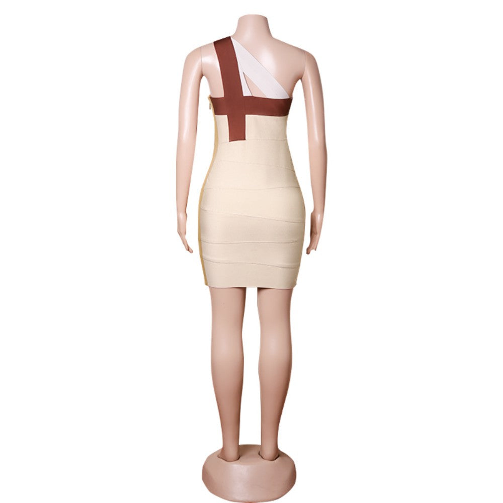 Ärmelloses Mini-Bandage-Kleid mit Streifen und einer Schulter PZL2998