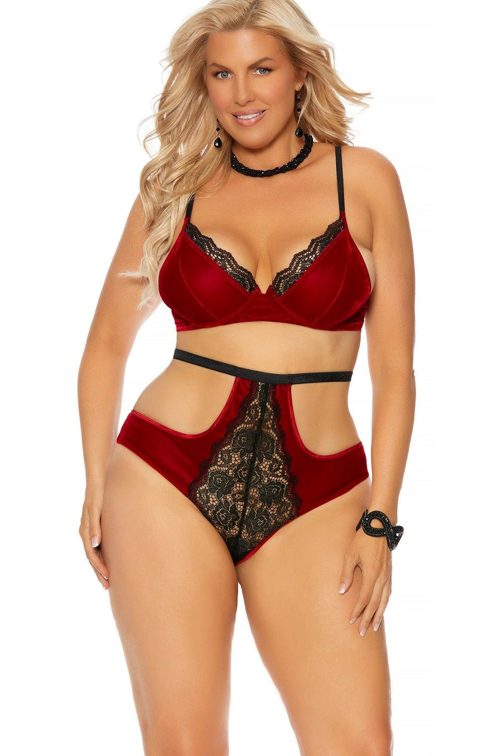 Plus Size Velvet And Lace Set With Underwire Cups