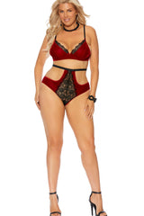 Plus Size Velvet And Lace Set With Underwire Cups