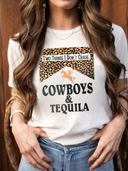 Camiseta "Dos cosas que no persigo": vaqueros y tequila 