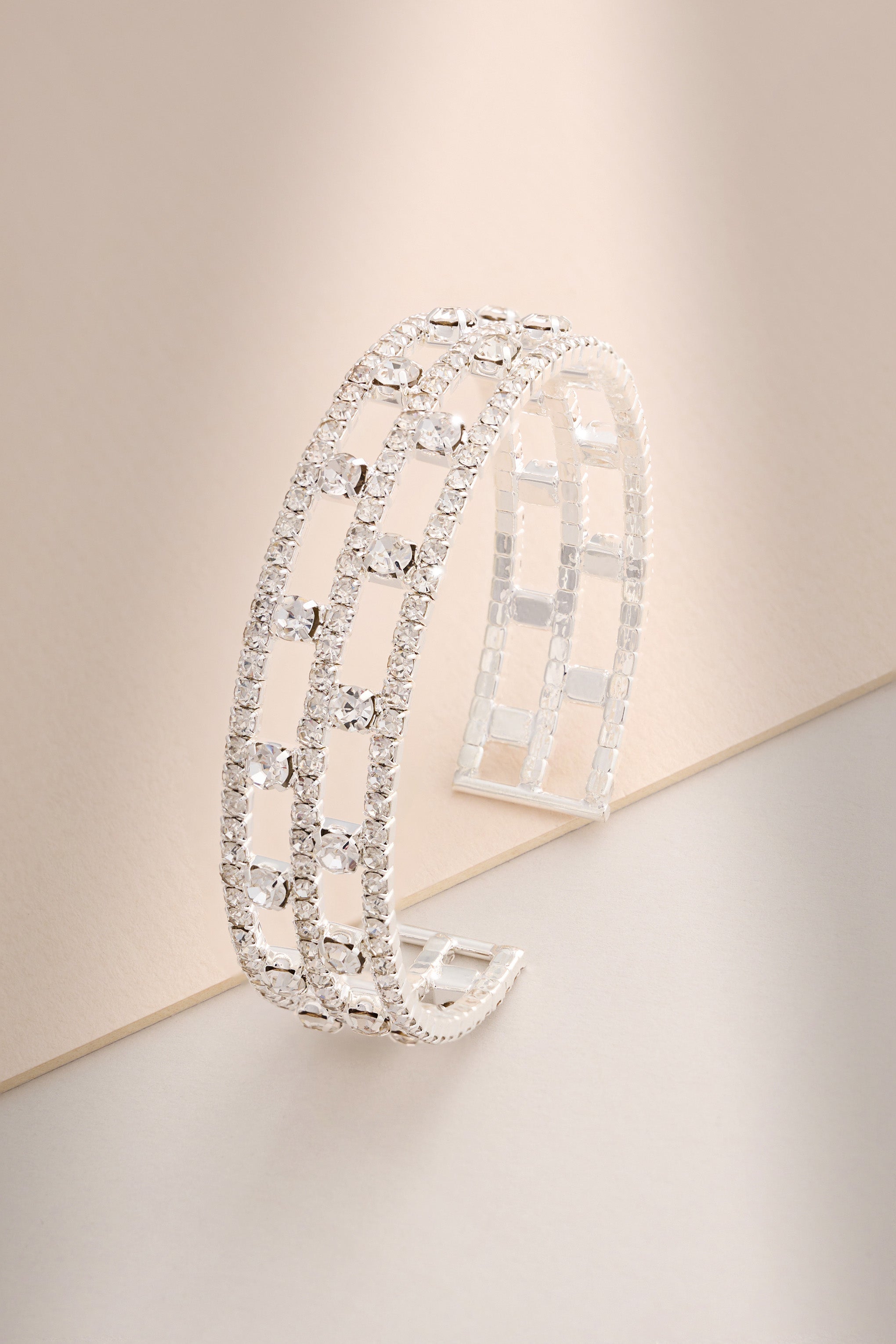 Silbernes Armband mit Diamanten