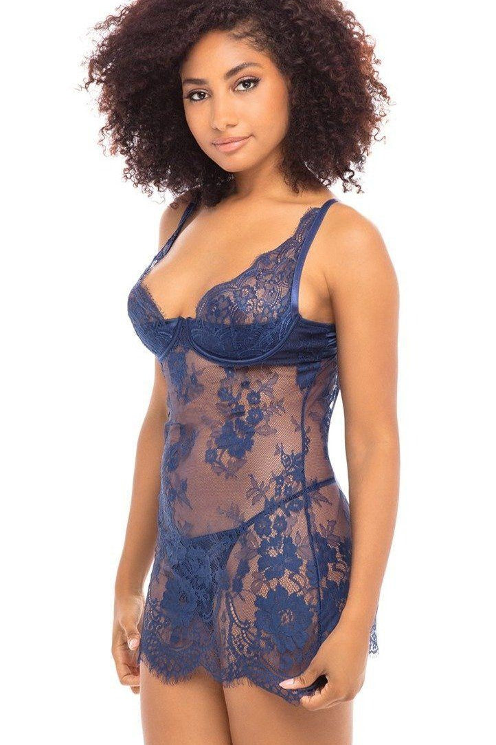 Figurbetontes Babydoll aus Spitze