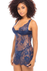 Figurbetontes Babydoll aus Spitze
