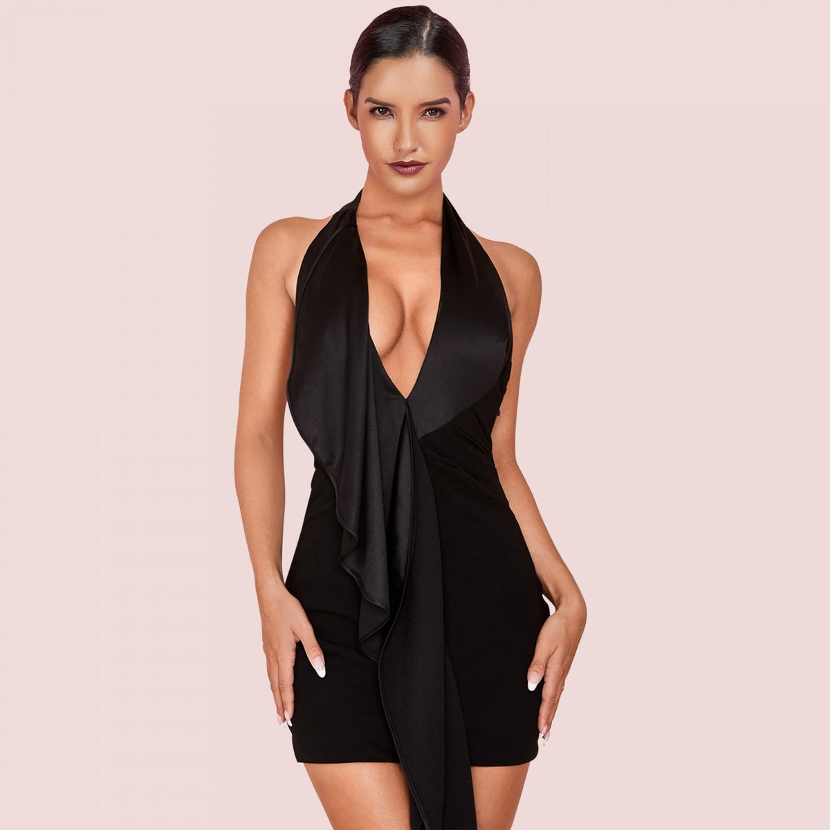 Vestido mini ajustado con volantes y cuello halter sin mangas HI1132