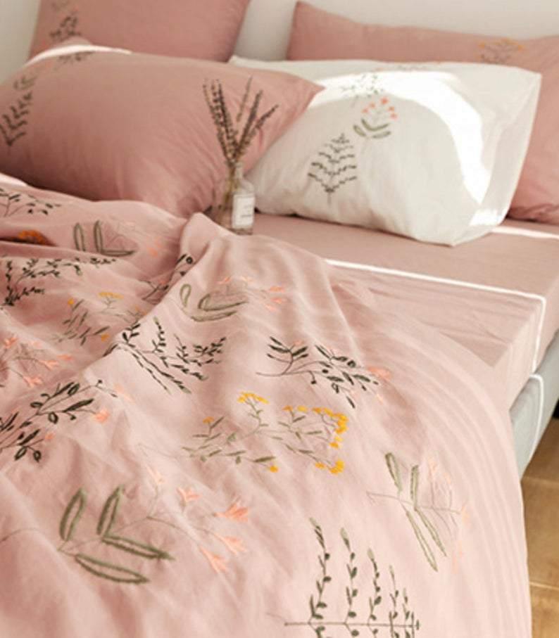 Embroidered Bedding Set - White