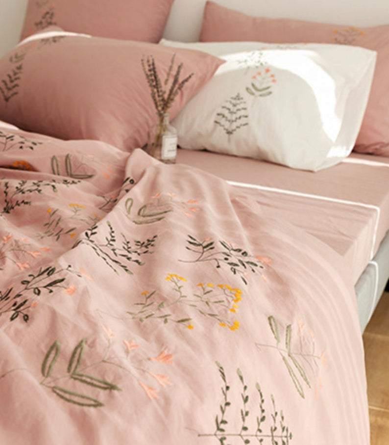 Embroidered Bedding Set - Green