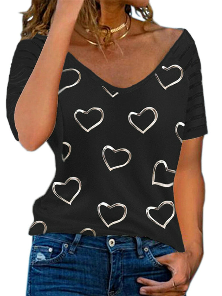 Camiseta de manga corta con cuello redondo y estampado de corazón 